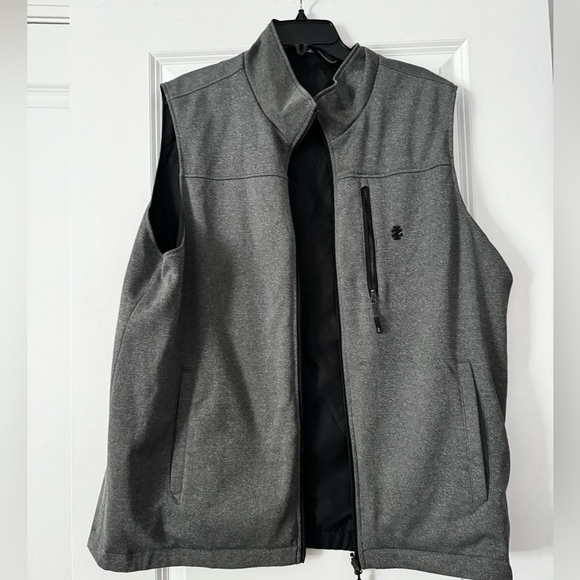 Izod Reversible Vest - Picture 1 of 4